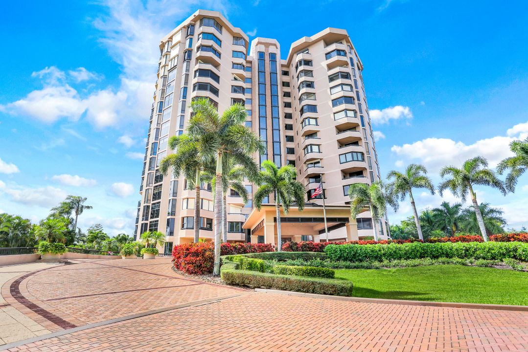 6075 Pelican Bay Blvd #506, Naples, FL 34108