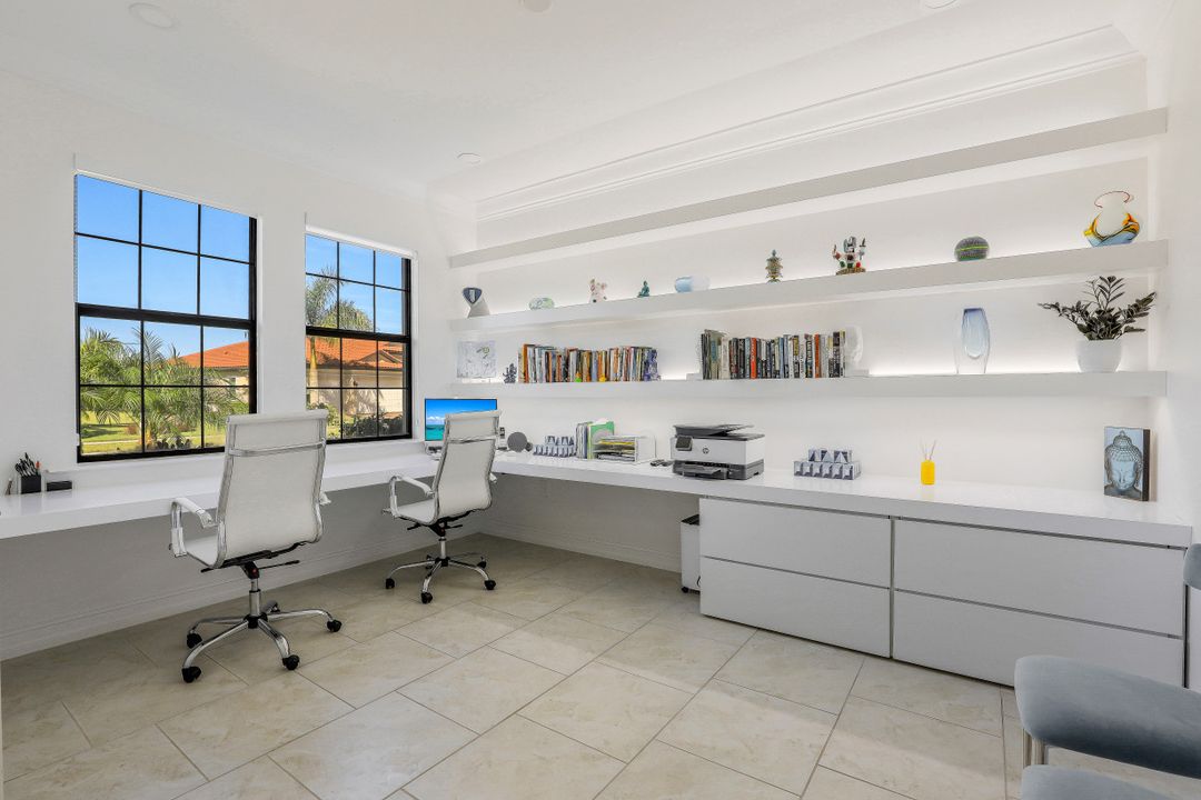 1527 Mockingbird Dr, Naples, FL 34120