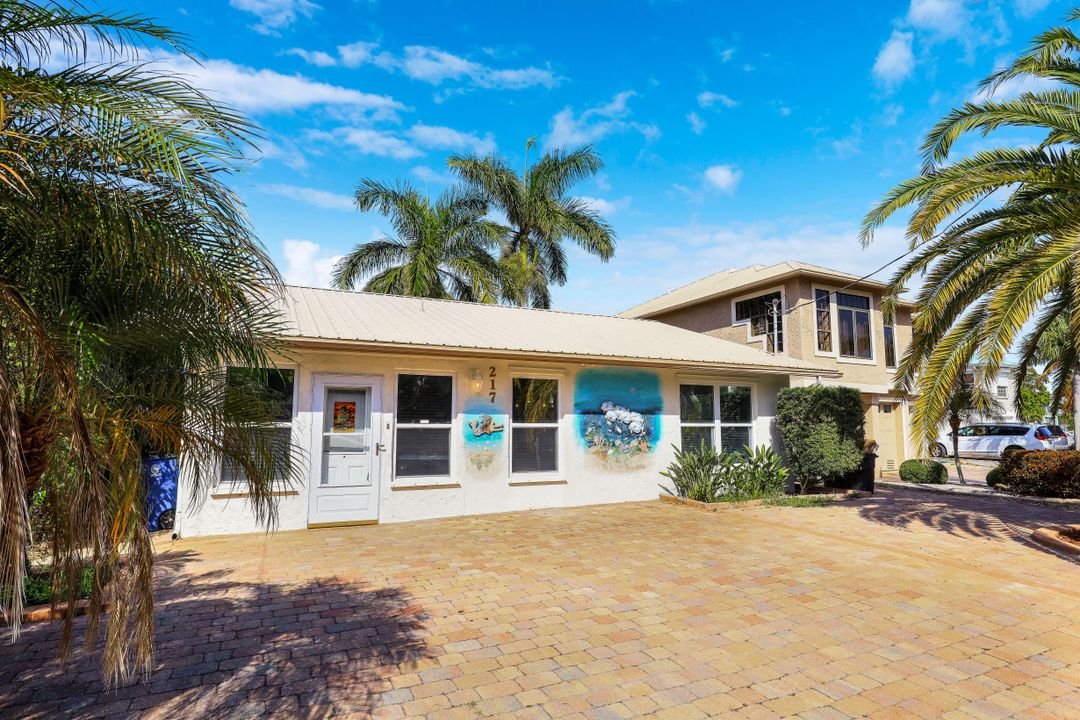 217 Miramar St, Fort Myers Beach, FL 33931