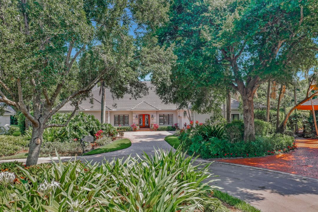 726 Bay Tree Ct, Naples, FL 34108