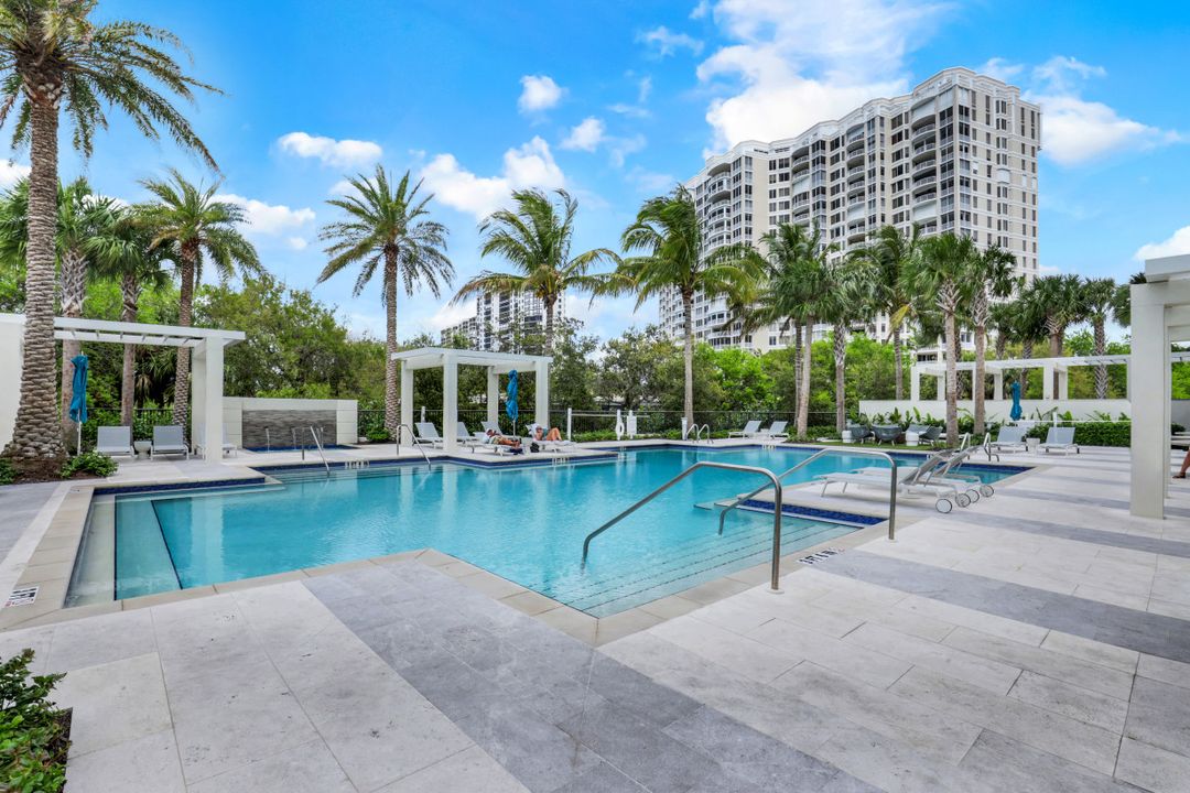 6897 Grenadier Blvd #504, Naples, FL 34108