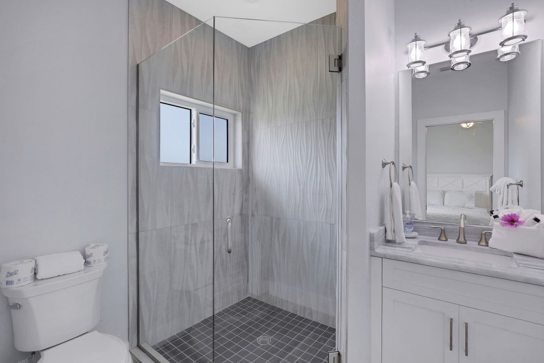 816 San Carlos Dr, Fort Myers Beach, FL 33931