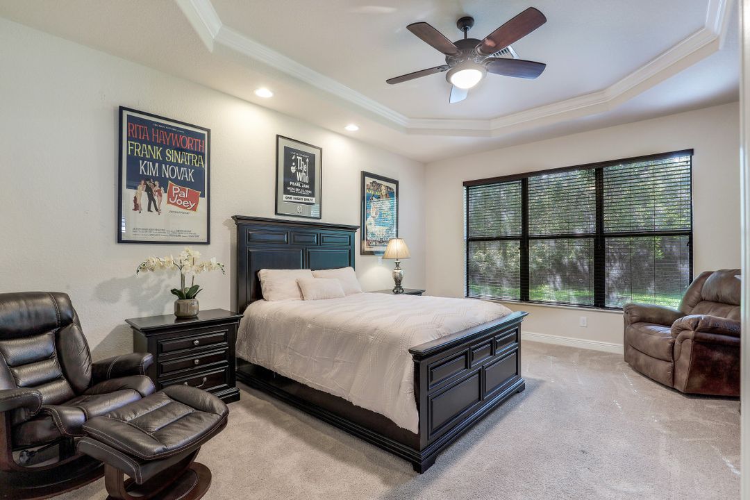 9880 Alhambra Ln, Bonita Springs, FL 34135