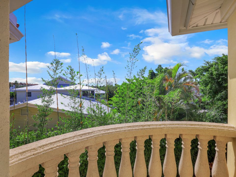 1305 Curlew Ave, Naples, FL 34102