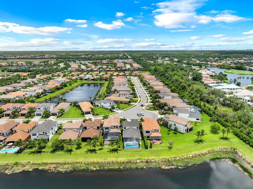 4448 Aurora St, Naples, FL 34119