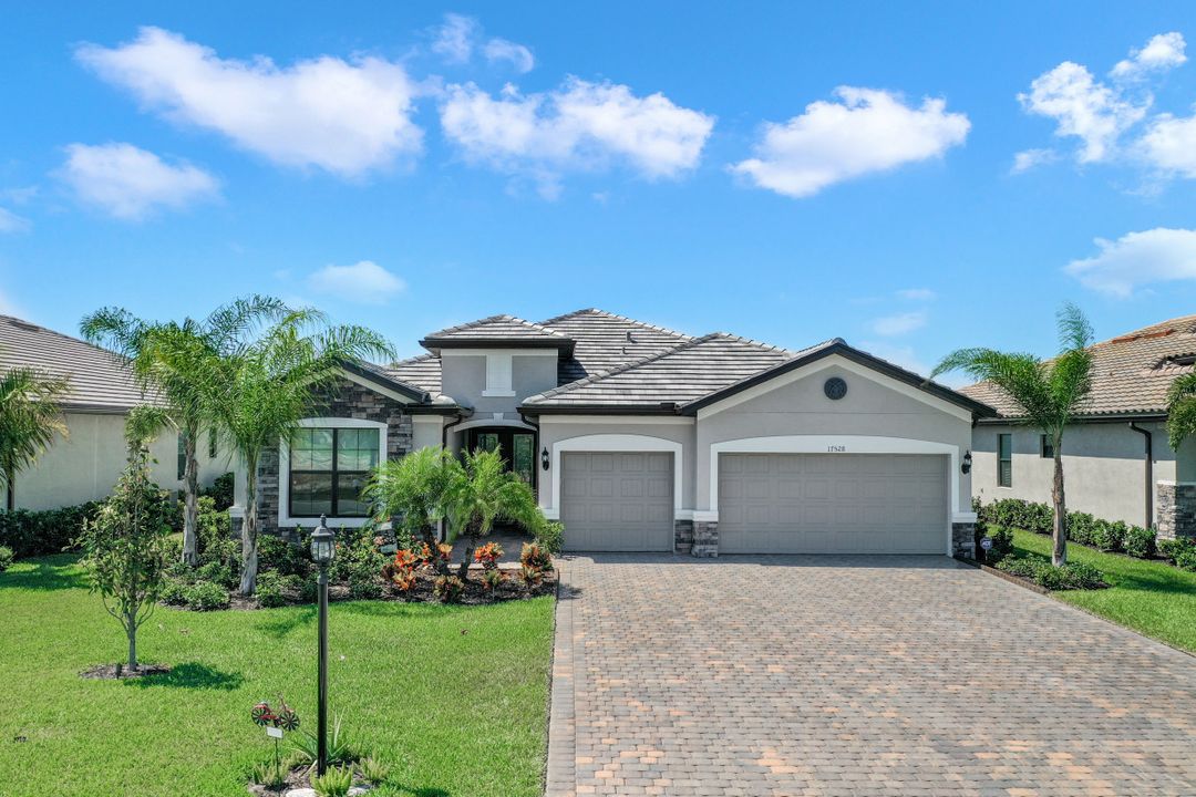 17528 Ashcomb Way, Estero, FL 33928