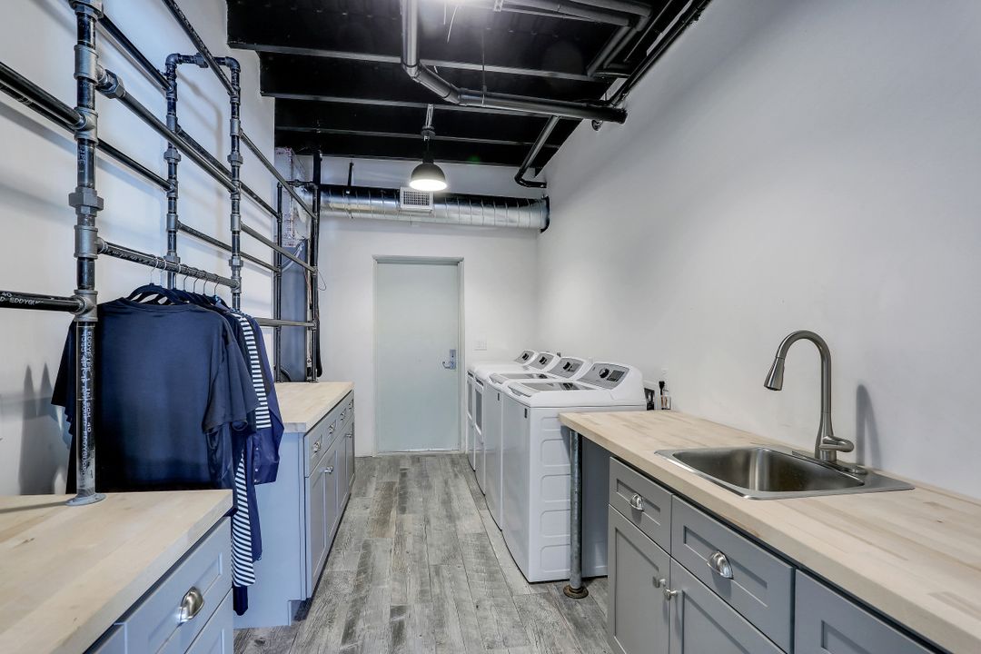 4441 5th Ave NW, Naples, FL 34119