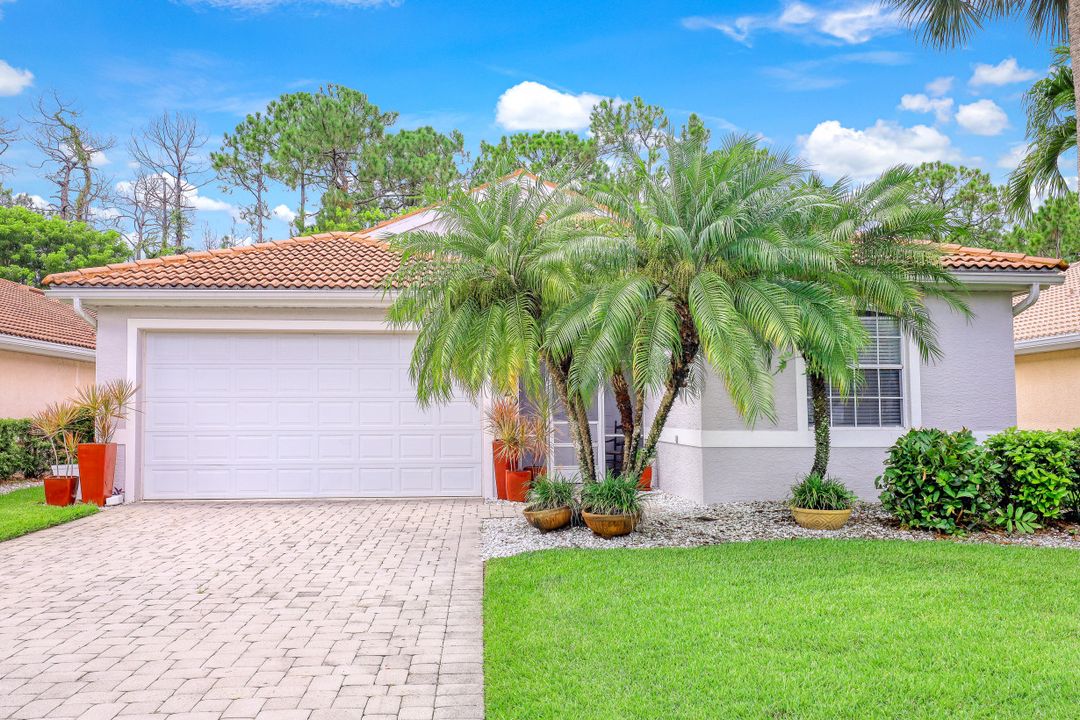 7920 Leicester Dr, Naples, FL 34104