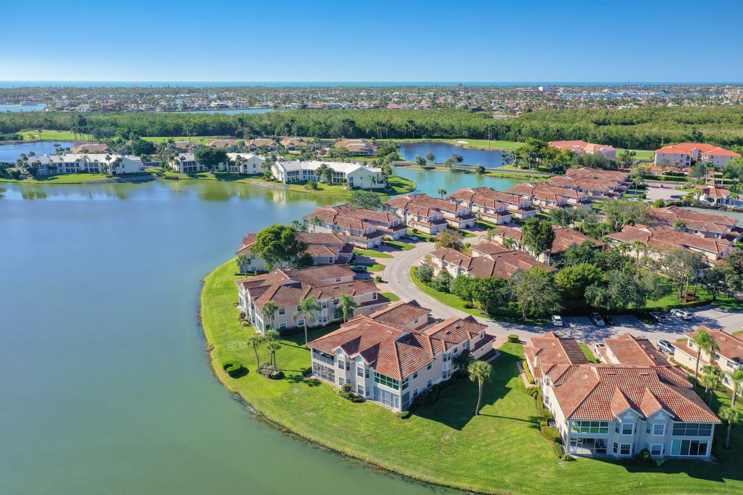 3552 Windjammer Cir #902, Naples, FL 34112