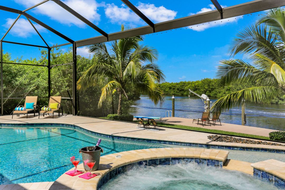 3920 Surfside Blvd, Cape Coral, FL 33914