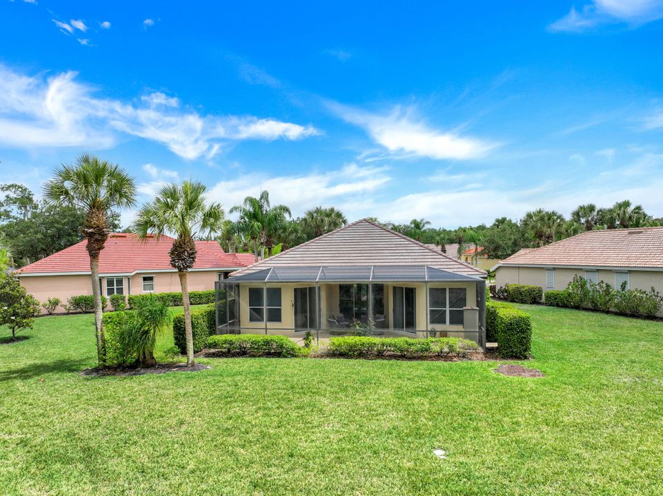 6082 Highwood Park Ct, Naples, FL 34110