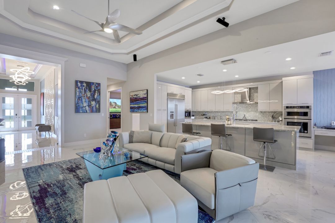 8961 Mustique Ln, Naples, FL 34114
