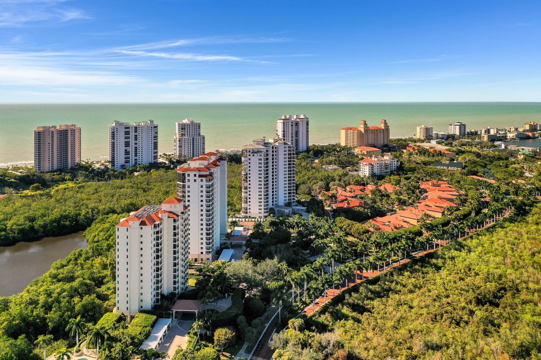 8960 Bay Colony Dr #703, Naples, FL 34108