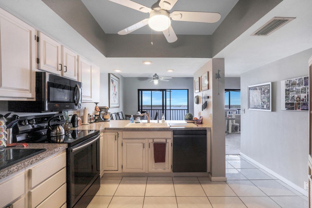 1901 Clifford St #Apt 1401, Fort Myers, FL 33901