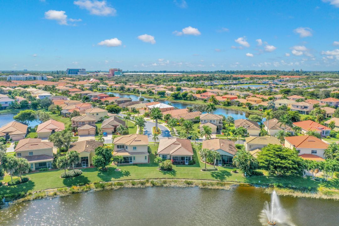 9290 Paseo De Valencia St, Fort Myers, FL 33908