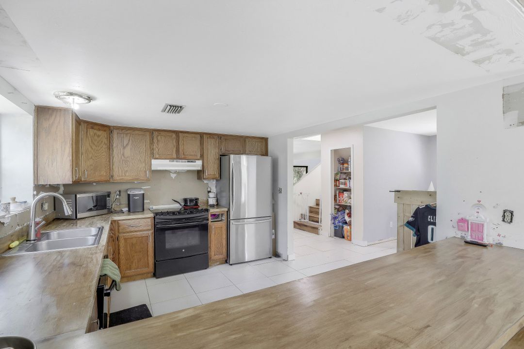 781 11th St SW, Naples, FL 34117