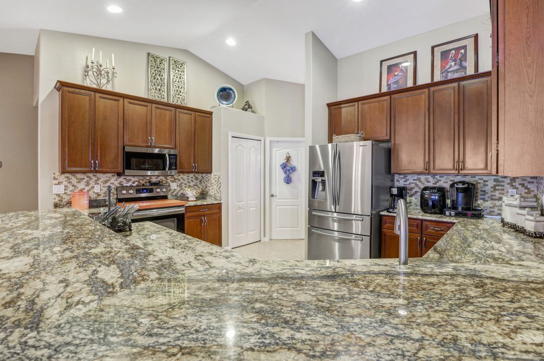 5011 SW 22nd Pl, Cape Coral, FL 33914