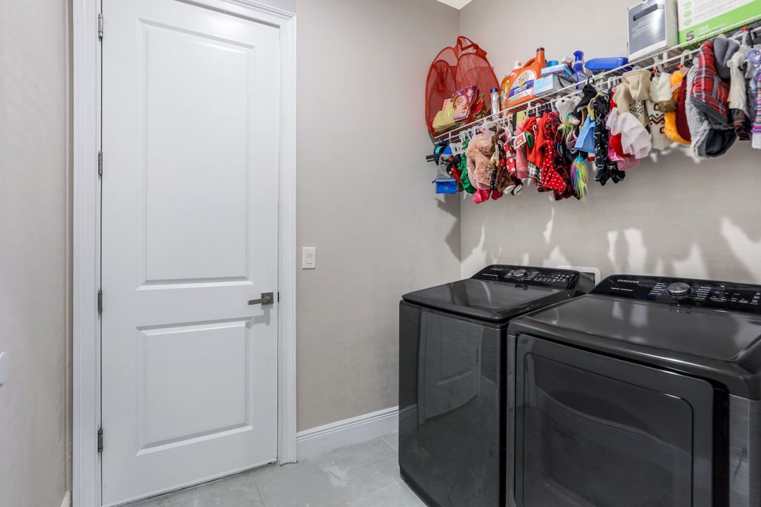 25 Crestwood Cir S, Lehigh Acres, FL 33936