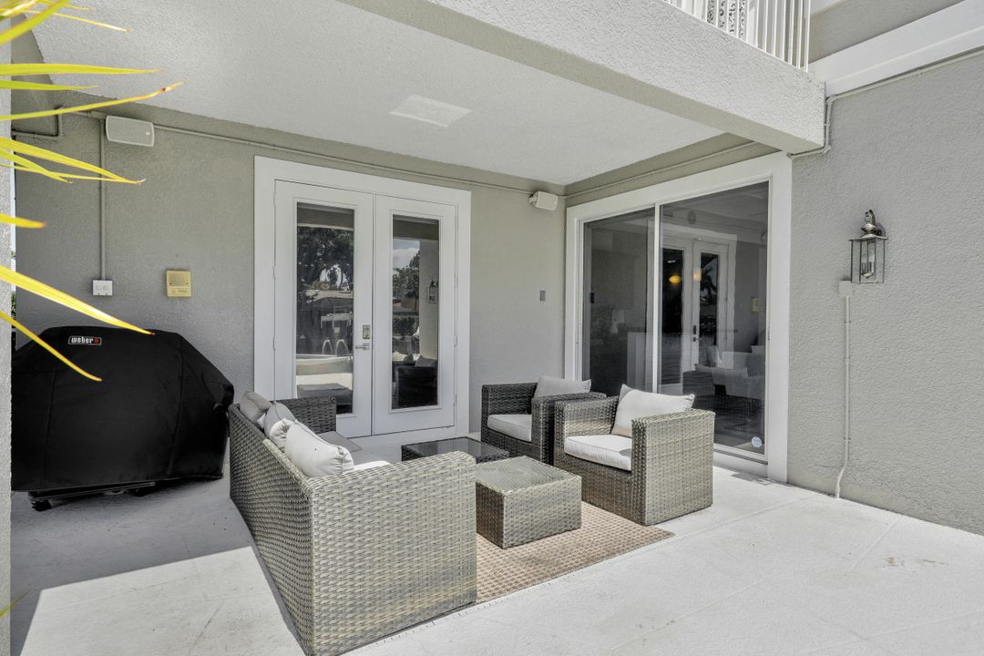 390 Seabee Ave, Naples, FL 34108