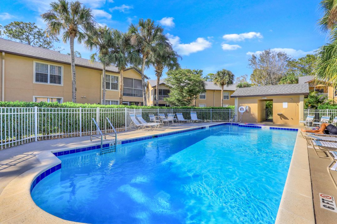 9589 Crescent Garden Dr #101, Naples, FL 34109