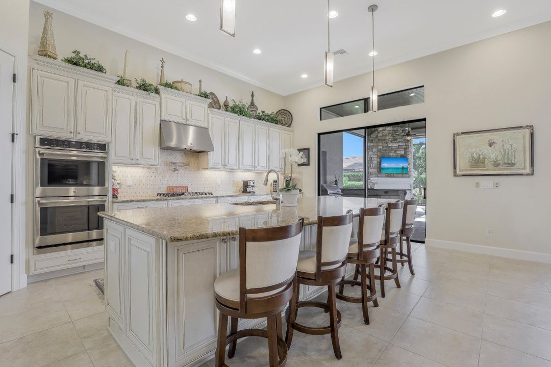 9418 Galliano Ter, Naples, FL 34119