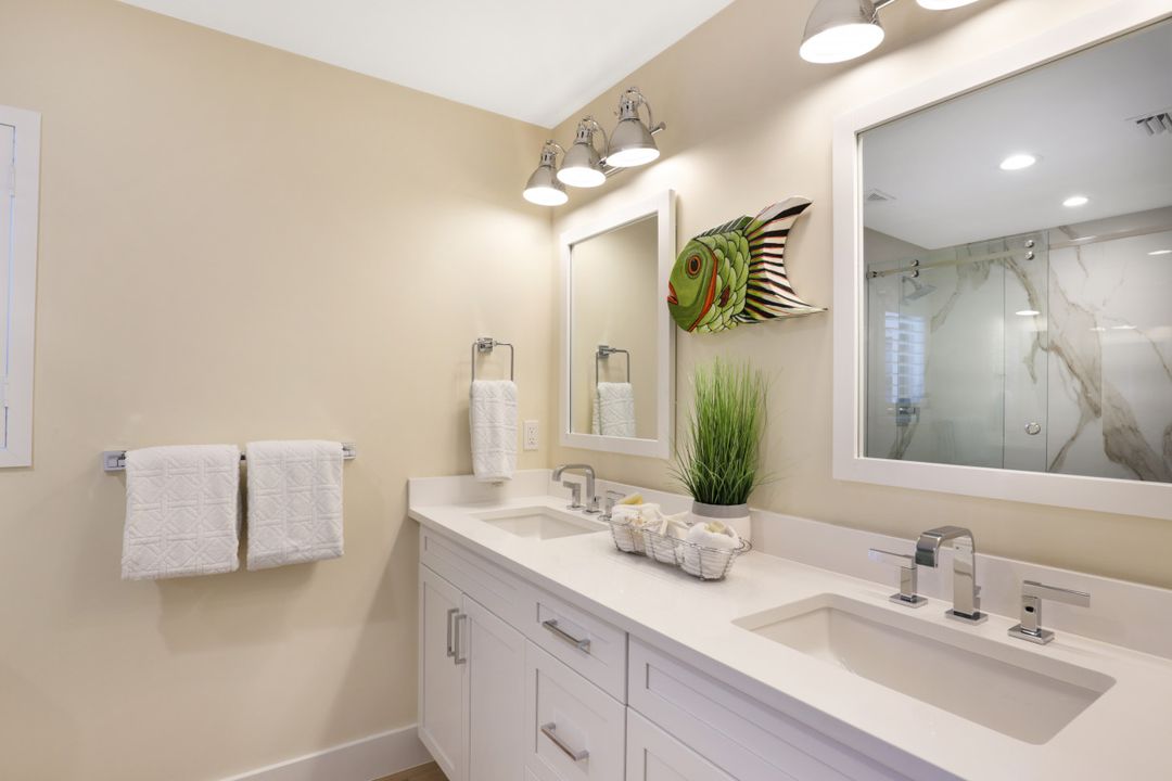 1300 Dolphin Rd, Naples, FL 34102