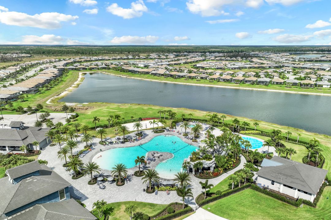 19835 Beechcrest Pl, Estero, FL 33928