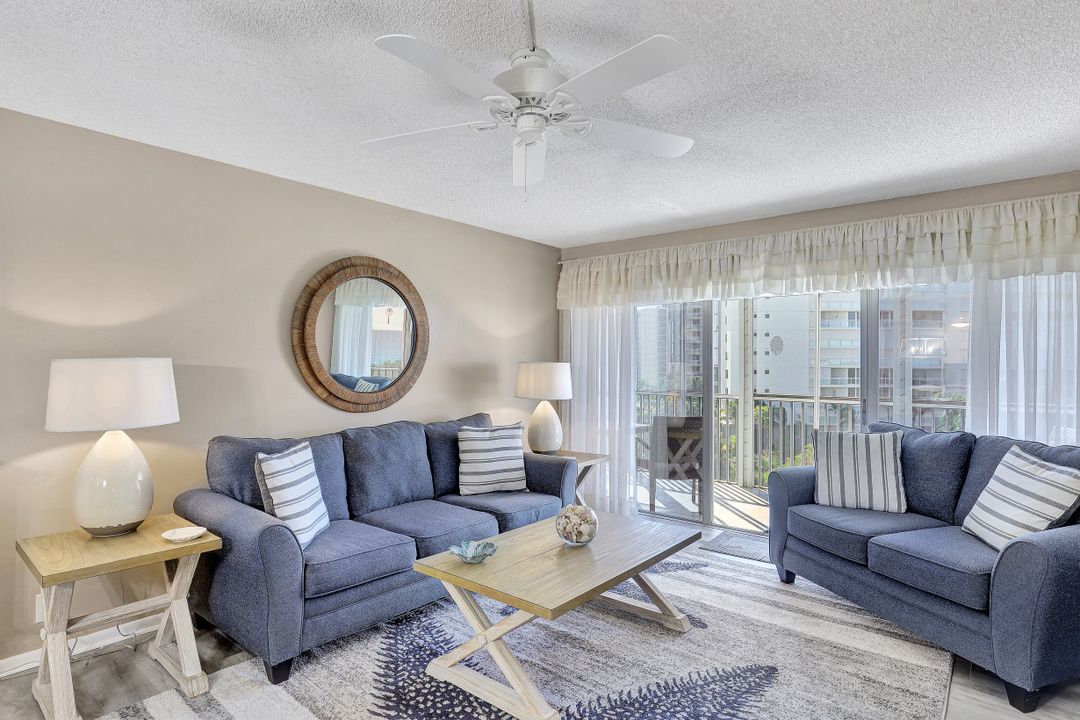1 Bluebill Ave #709, Naples, FL 34108