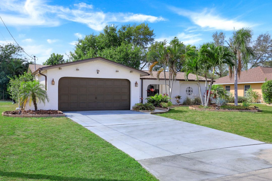 1214 SE 30th Terrace, Cape Coral, FL 33904