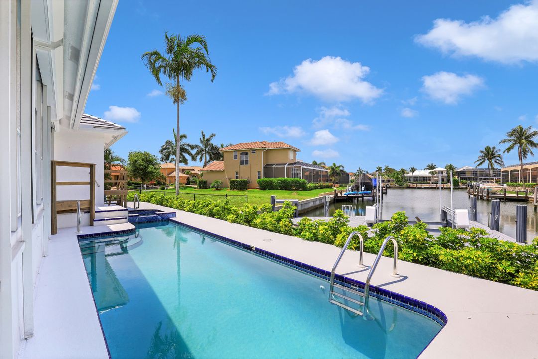 370 Cottage Ct, Marco Island, FL 34145