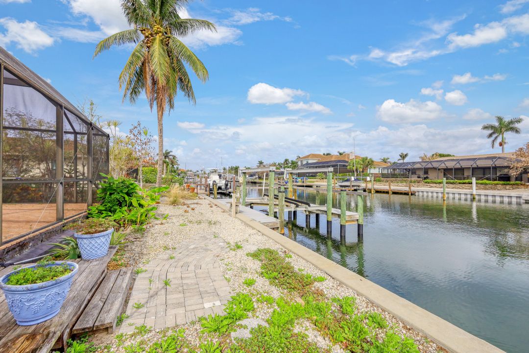 827 Chestnut Ct, Marco Island, FL 34145