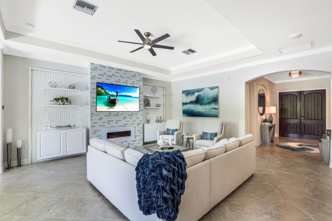 2134 Antigua Ln, Naples, FL 34120