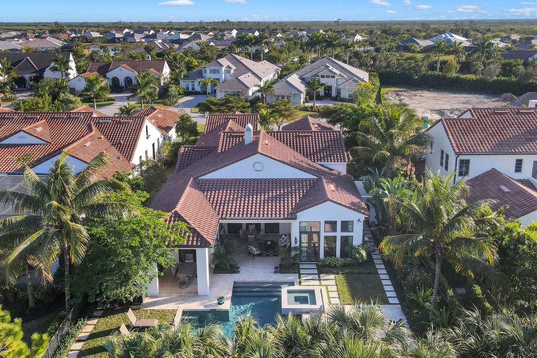 3255 Tavolara Ln, Naples, FL 34114