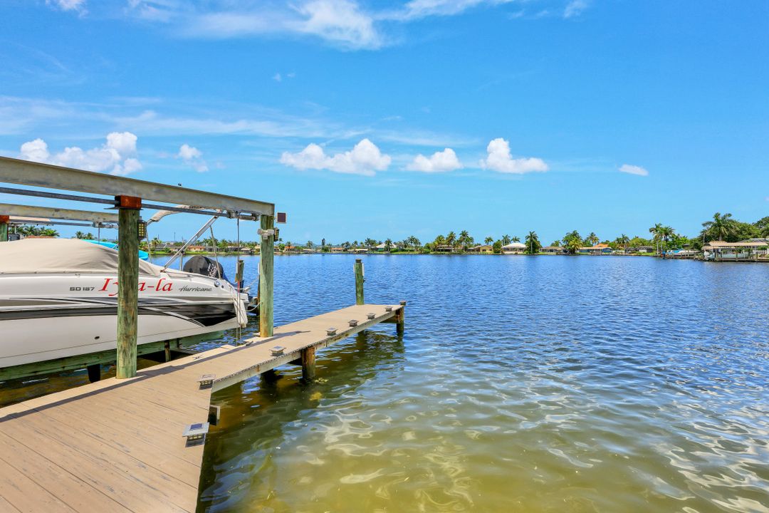 4812 Pelican Blvd, Cape Coral, FL 33914