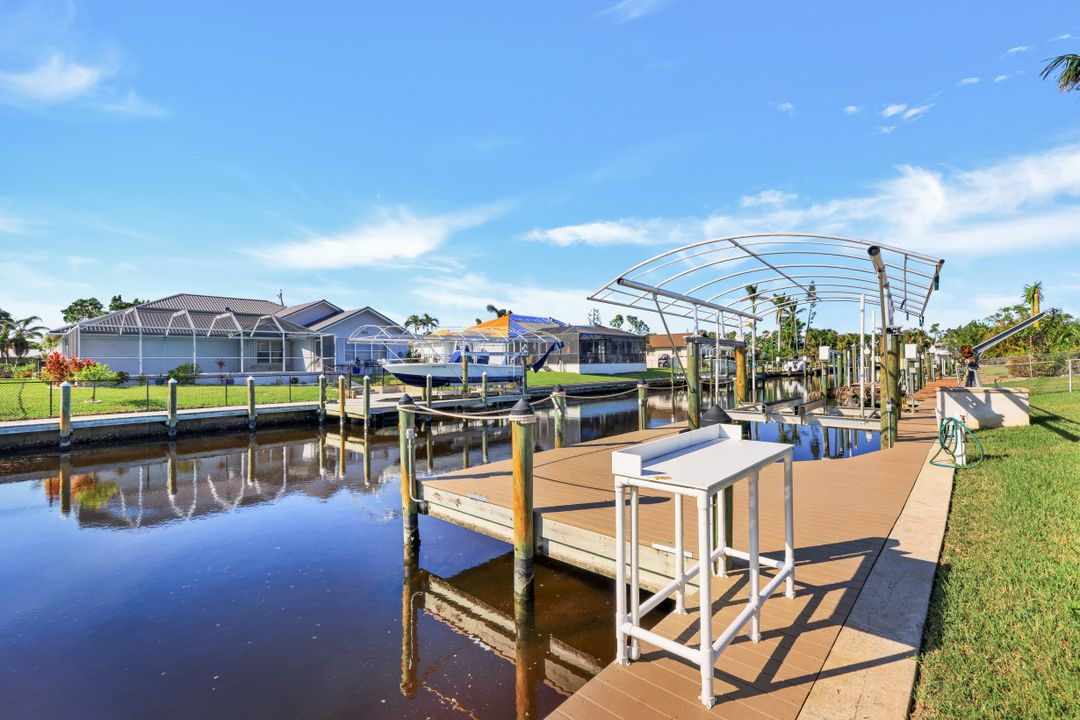 5324 Delano Ct, Cape Coral, FL 33904