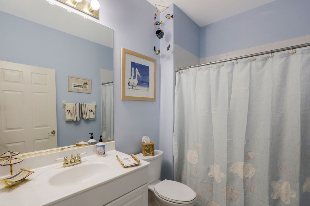 693 Mainsail Pl, Naples, FL 34110