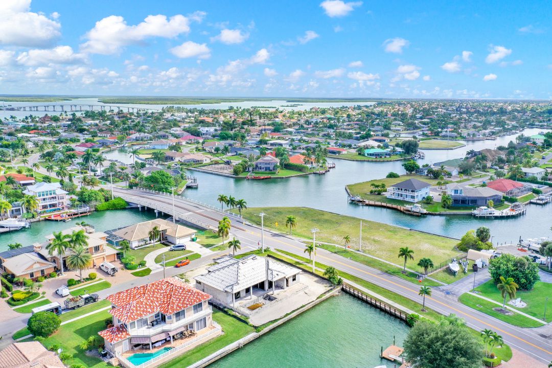 1200 Redwood Ct, Marco Island, FL 34145