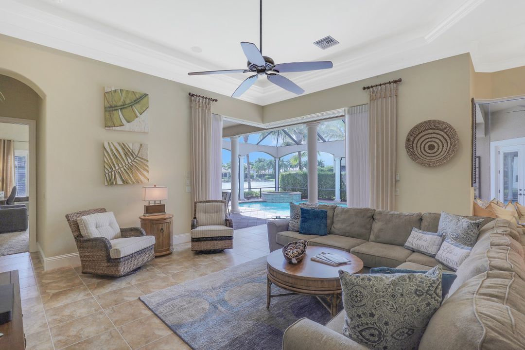 10610 Via Milano Dr, Miromar Lakes, FL 33913