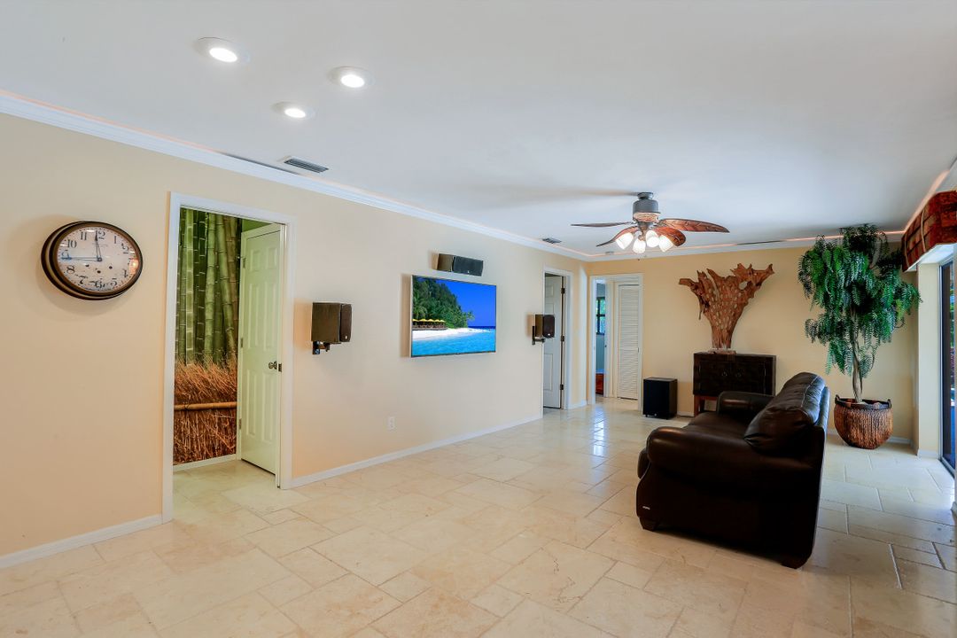 1902 SE 32nd St, Cape Coral, FL 33904