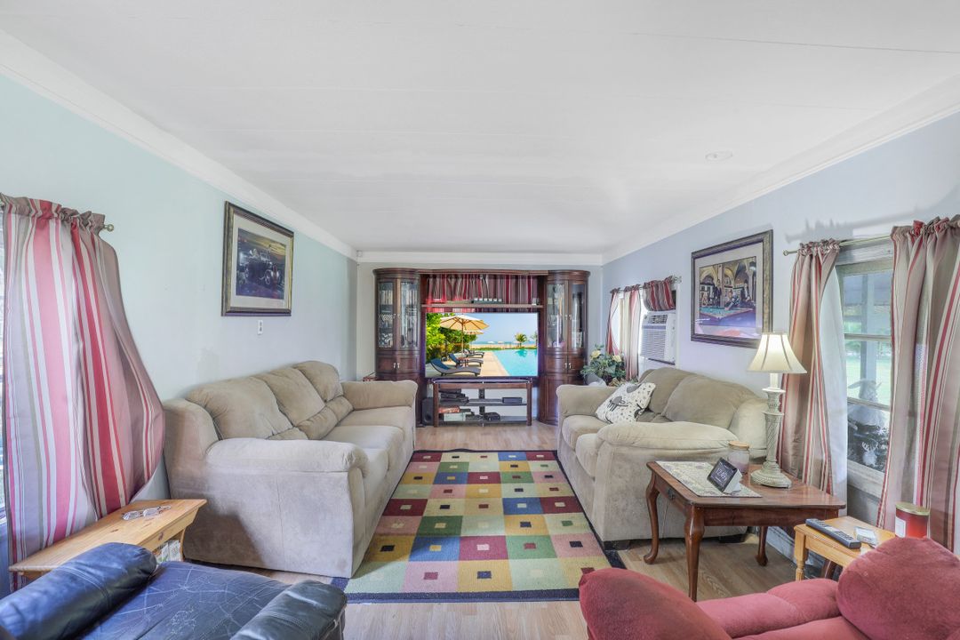 7905 Marx Dr, North Fort Myers, FL 33917