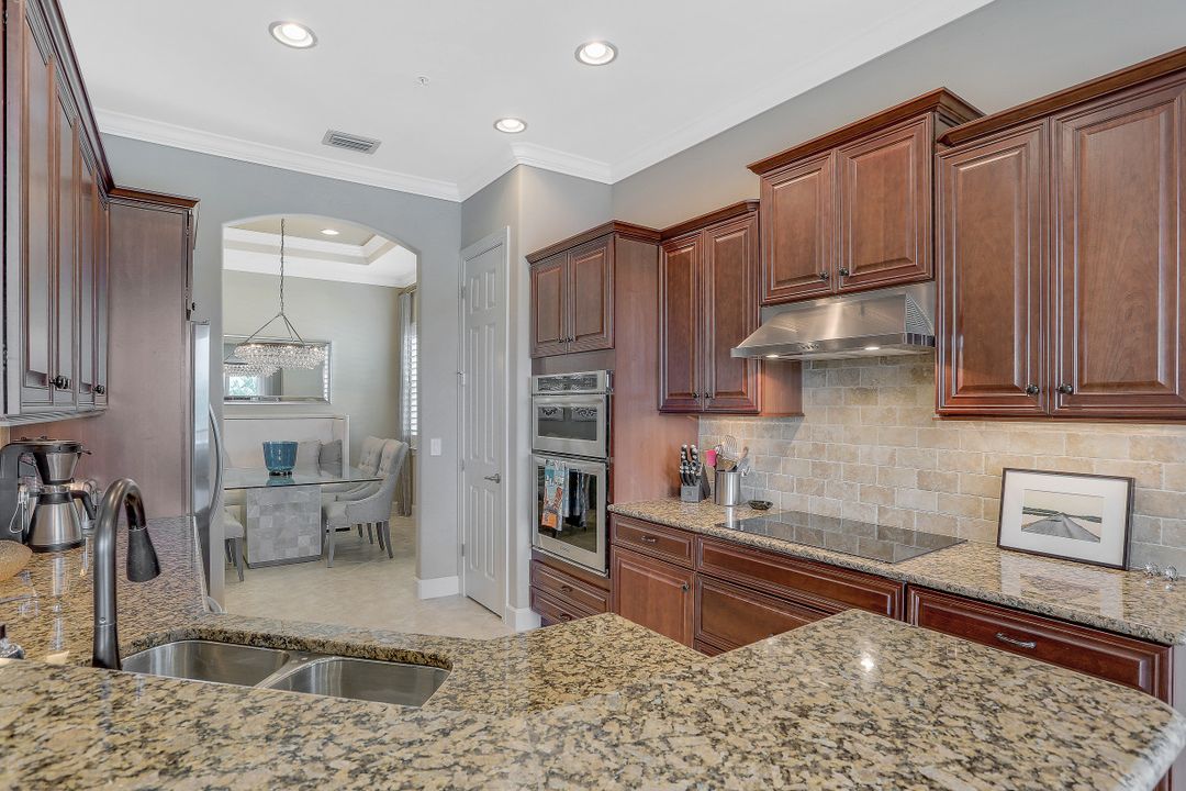 8787 Coastline Ct #201, Naples, FL 34120