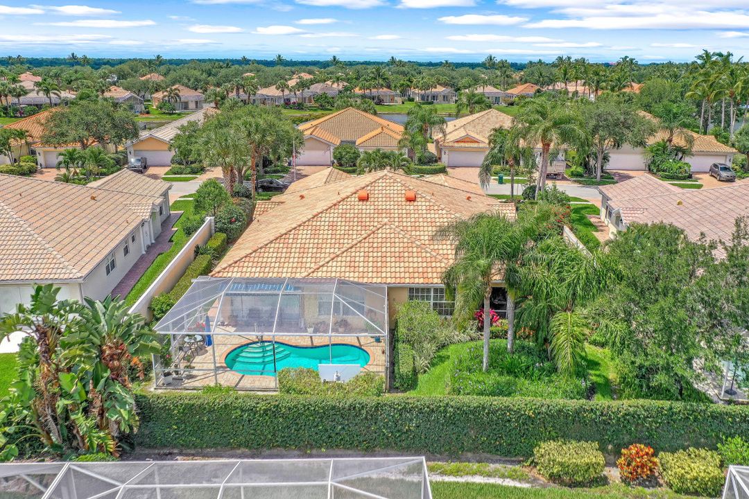 4280 Redonda Ln, Naples, FL 34119