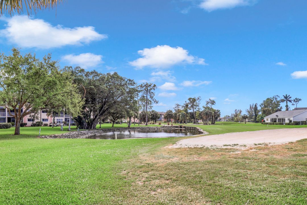 100 Forest Lakes Blvd #112, Naples, FL 34105