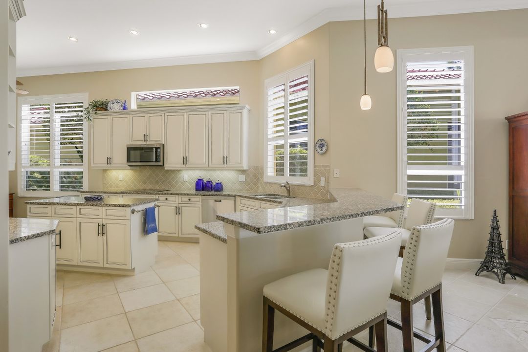 28637 Pienza Ct, Bonita Springs, FL 34135