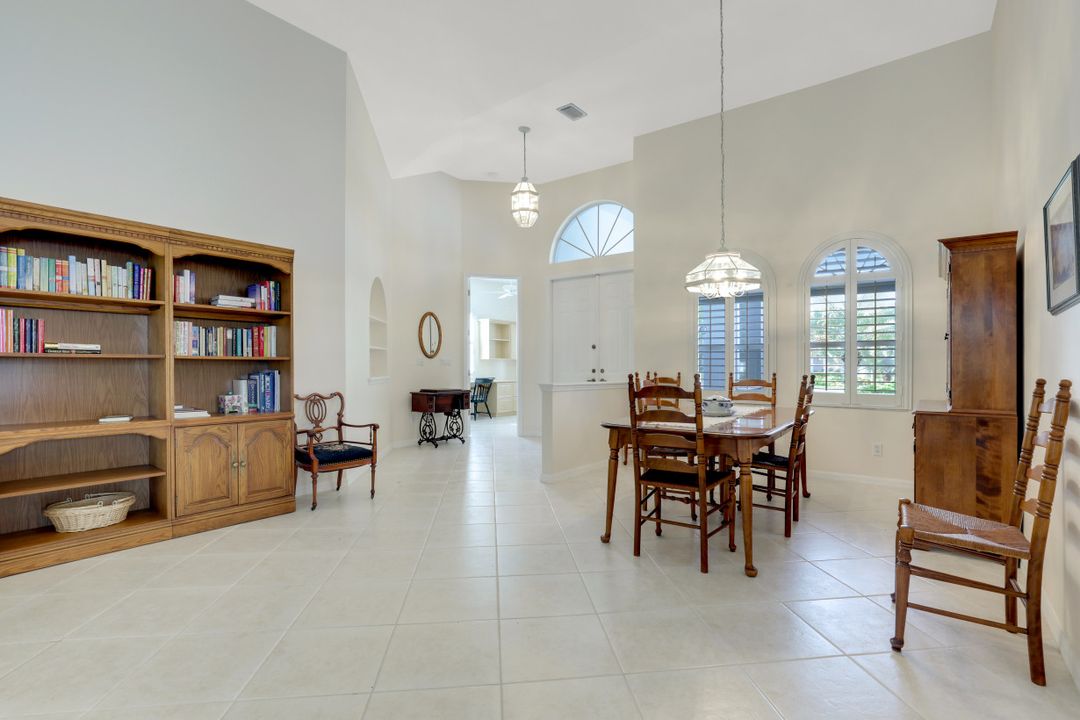 12811 Silverthorn Ct, Bonita Springs, FL 34135