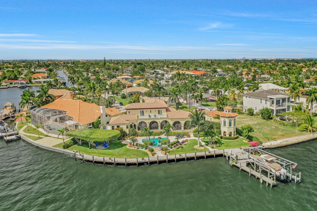 518 Coral Dr, Cape Coral, FL 33904