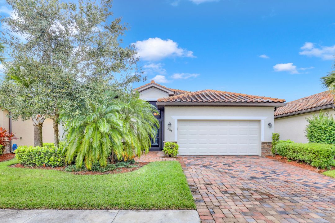 3618 Treasure Cove Cir, Naples, FL 34114
