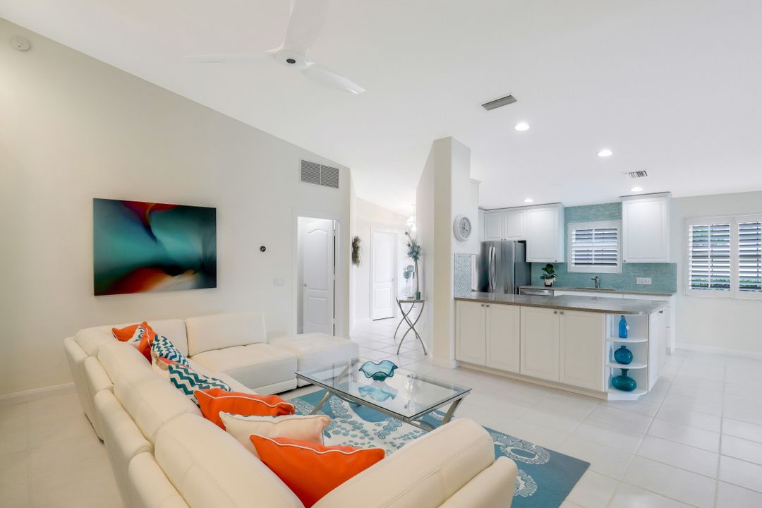 3868 Yakobi Ln, Naples, FL 34119