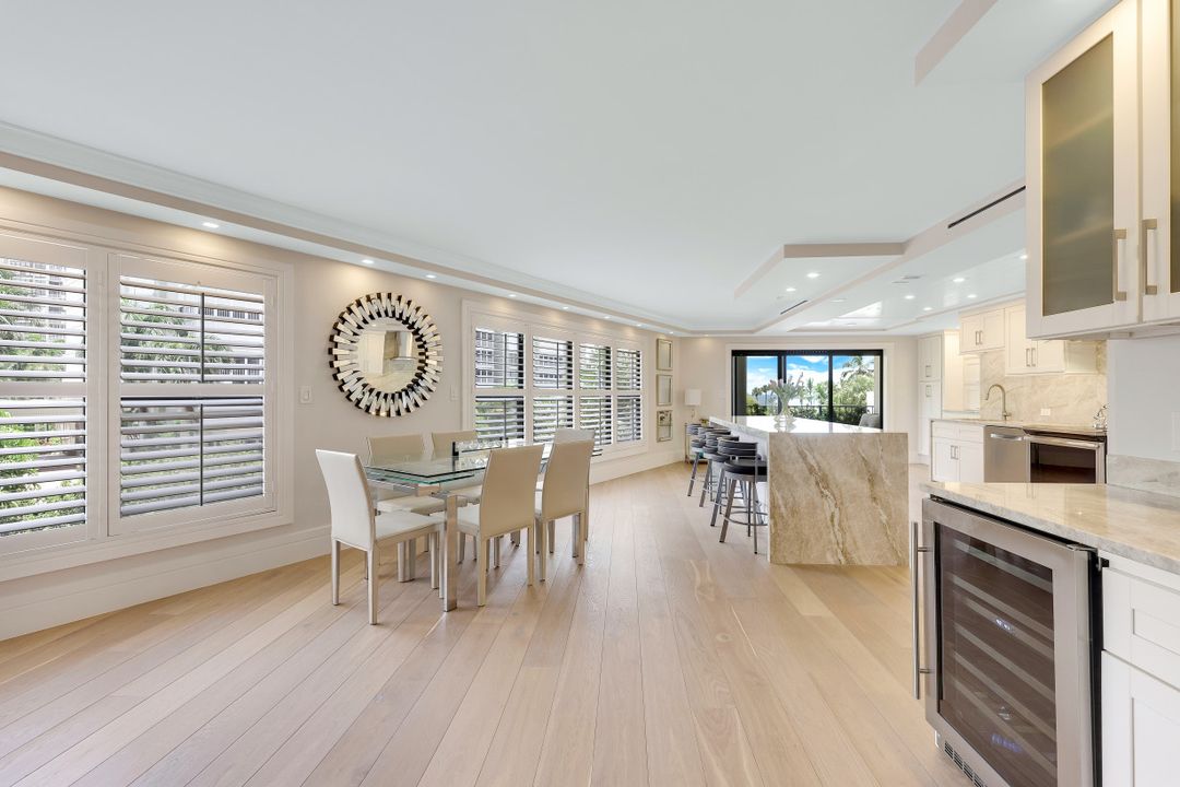 4451 Gulf Shore Blvd N #302, Naples, FL 34103