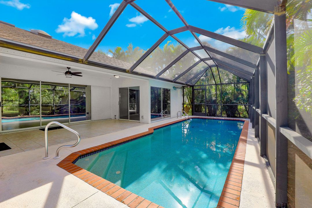 1010 Moon Lake Dr, Naples, FL 34104